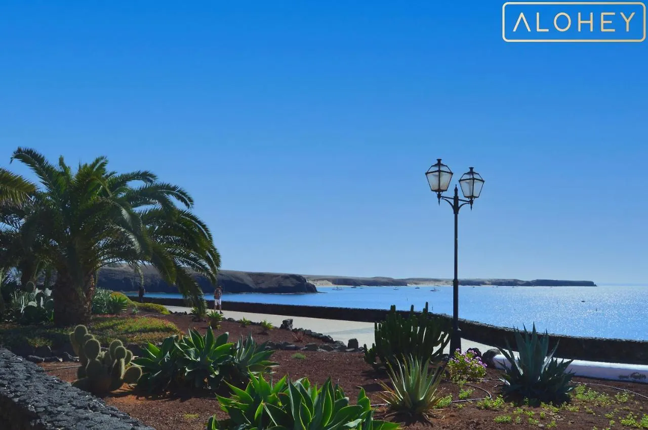 Apartment Casa Maresia Las Moreras Con Vista Mar En Primera Linea Y Piscina Compartida Playa Blanca  Spain