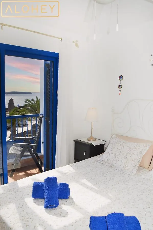 Apartment Casa Maresia Las Moreras Con Vista Mar En Primera Linea Y Piscina Compartida Playa Blanca  Spain
