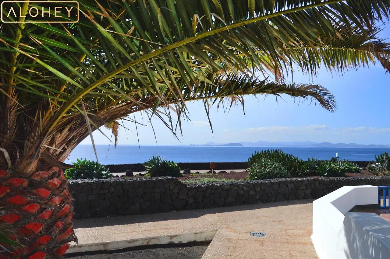 Apartment Casa Maresia Las Moreras Con Vista Mar En Primera Linea Y Piscina Compartida Playa Blanca